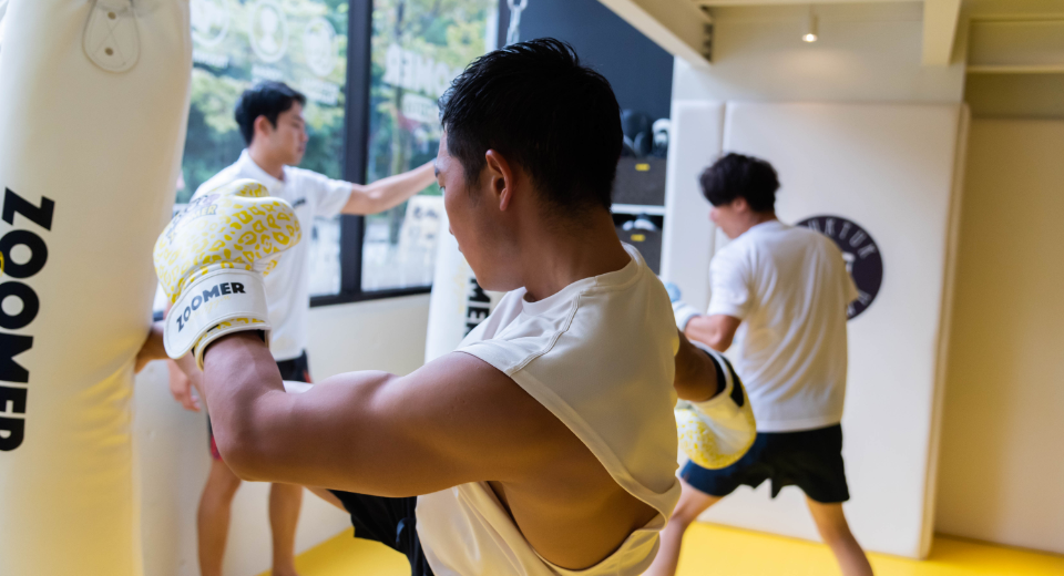 初心者でも大丈夫！本格的な格闘技を体験するならZOOMER。